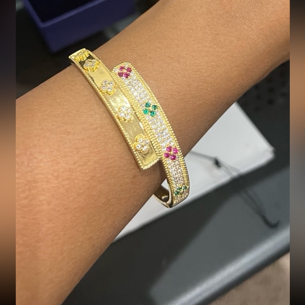 14kt Gold plated clover bracelet with clear Swarovski elements #121 - Picture 4 of 11